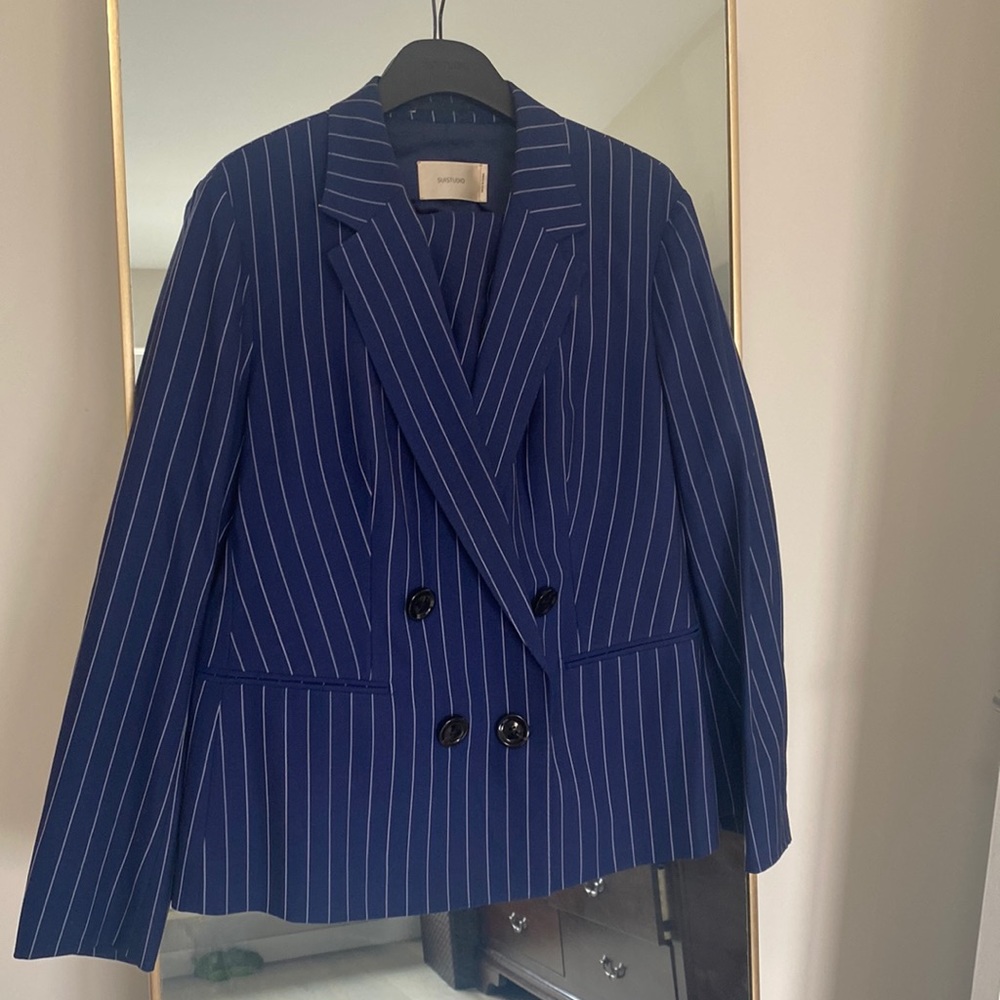 Pinstripe blacker
